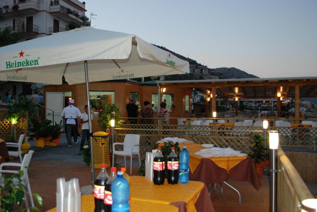 Maniel Beach Hotel Letojanni Exterior foto